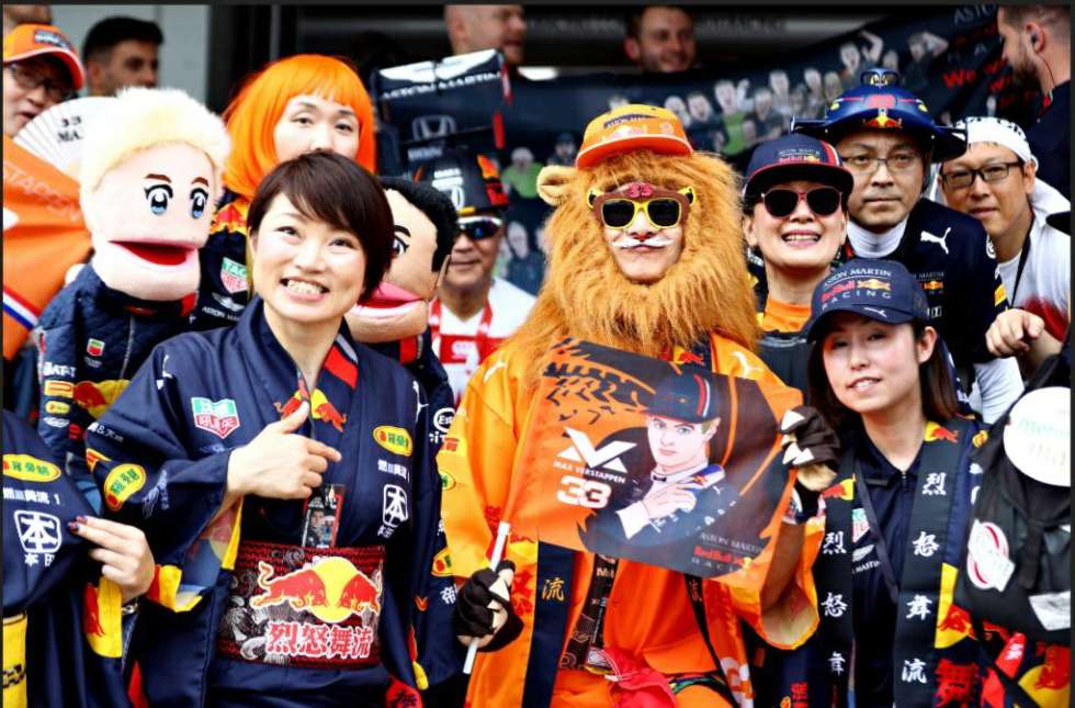 F1日本GP】ファンによる応援グッズ＆衣装の数々！日曜直前レポ | F1観 